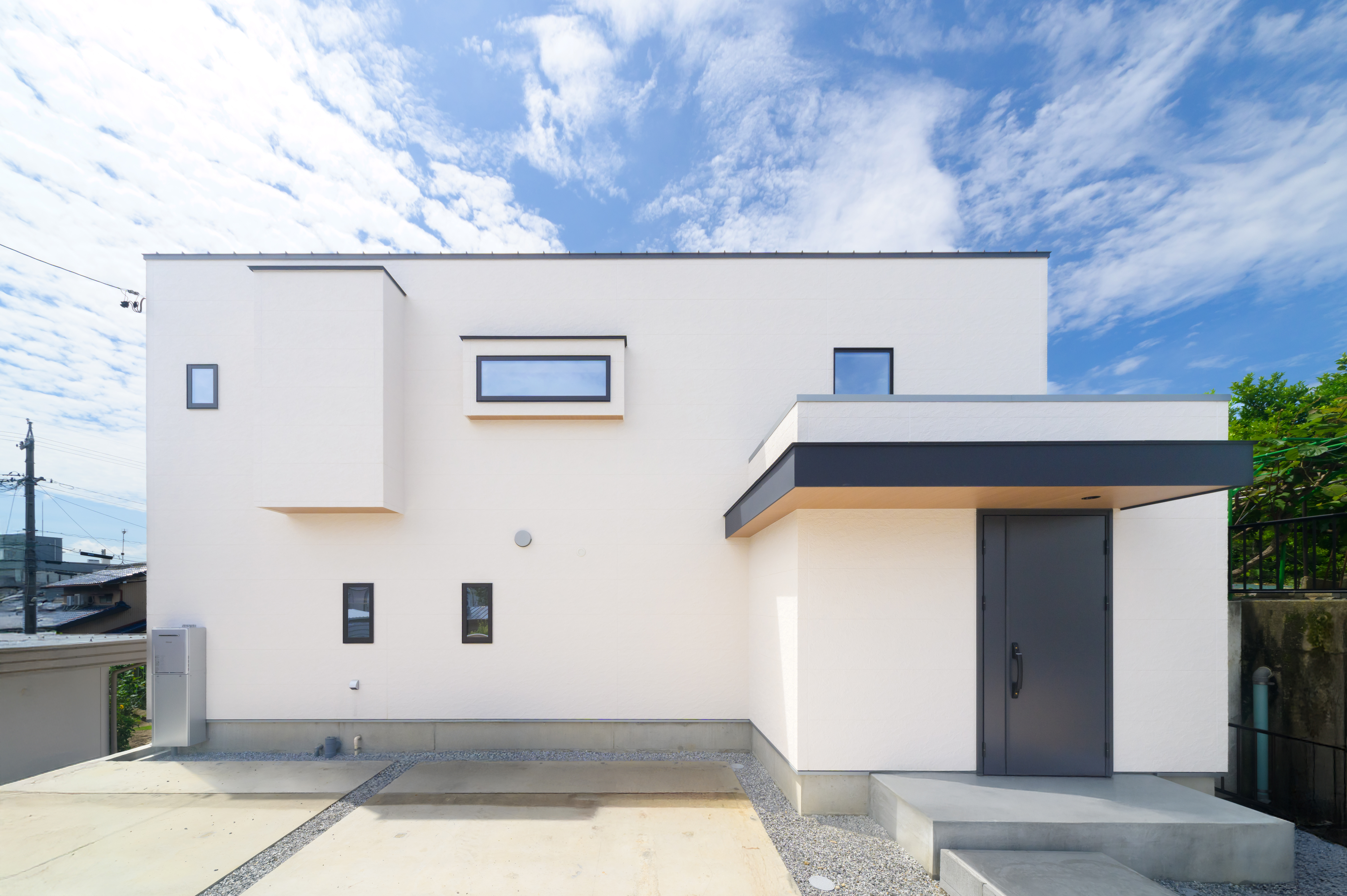 空間の広がりと落ち着きが共存する心地よい住まい 画像